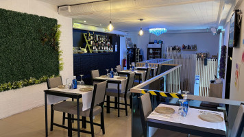 Ja Ca Estou Restaurante Bar inside
