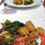 So Grelhados Comida