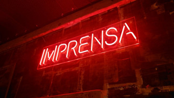 Imprensa Cocktail Oyster inside