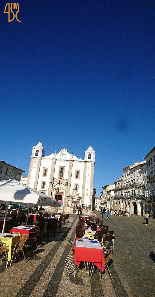 Gema D'evora Outside