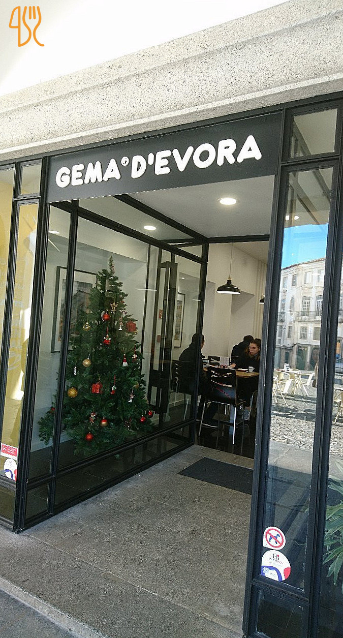 Gema D'evora Outside