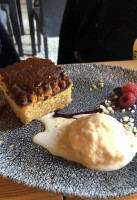 A Bruxa D'evora food