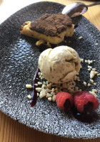 A Bruxa D'evora food