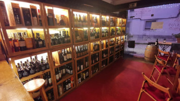 Wine No Grau inside
