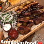 Ararate Comida