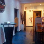 Vibes Lounge Cafe À l'intérieur