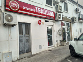 Cervejaria Traquina outside