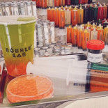 Bubble Lab Dentro