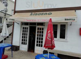 Taberna Do Simoes outside