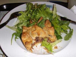 Pastelaria S. Silvestre food