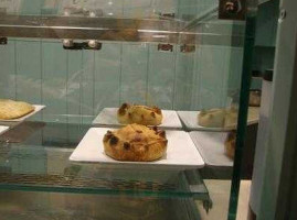 Pastelaria S. Silvestre inside