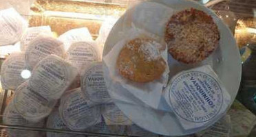 Pastelaria Vela D'Ouro food