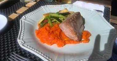 Dom Tuga Friends food