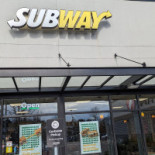 Este Oeste Pizza Sushi Cafe Exterior