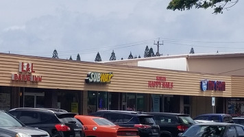 Sabores do Sushi outside