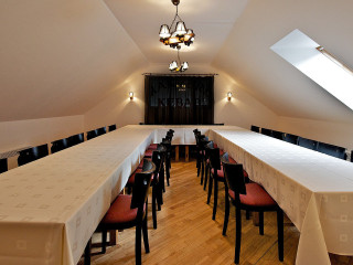 Laada Bistroo