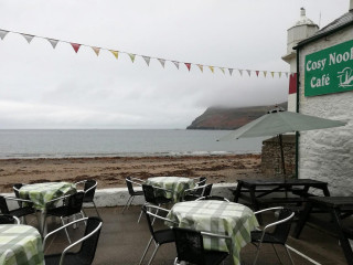 Foraging Vintners (at The Cosy Nook)