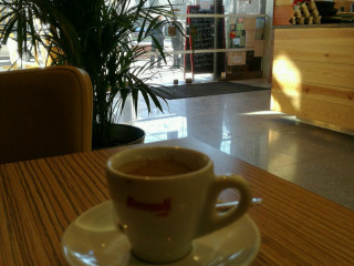 Avenida Café