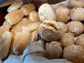 Pão Quente Do Amial