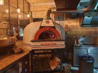 +39 Pizzeria Napolitan