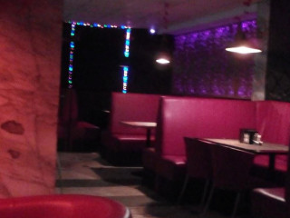 Pollo Trattoria, Uab Reinas