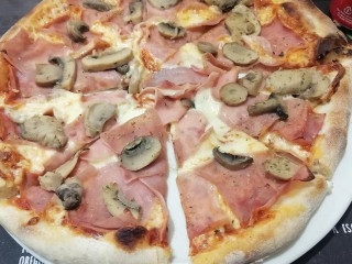 O Recanto Pizzaria