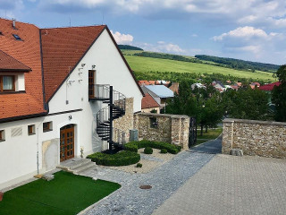 ZÁmeČek StrÁnÍ