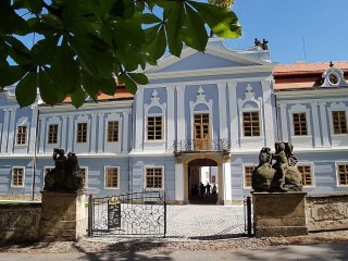 Zámek Peruc