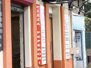 Majestic Café
